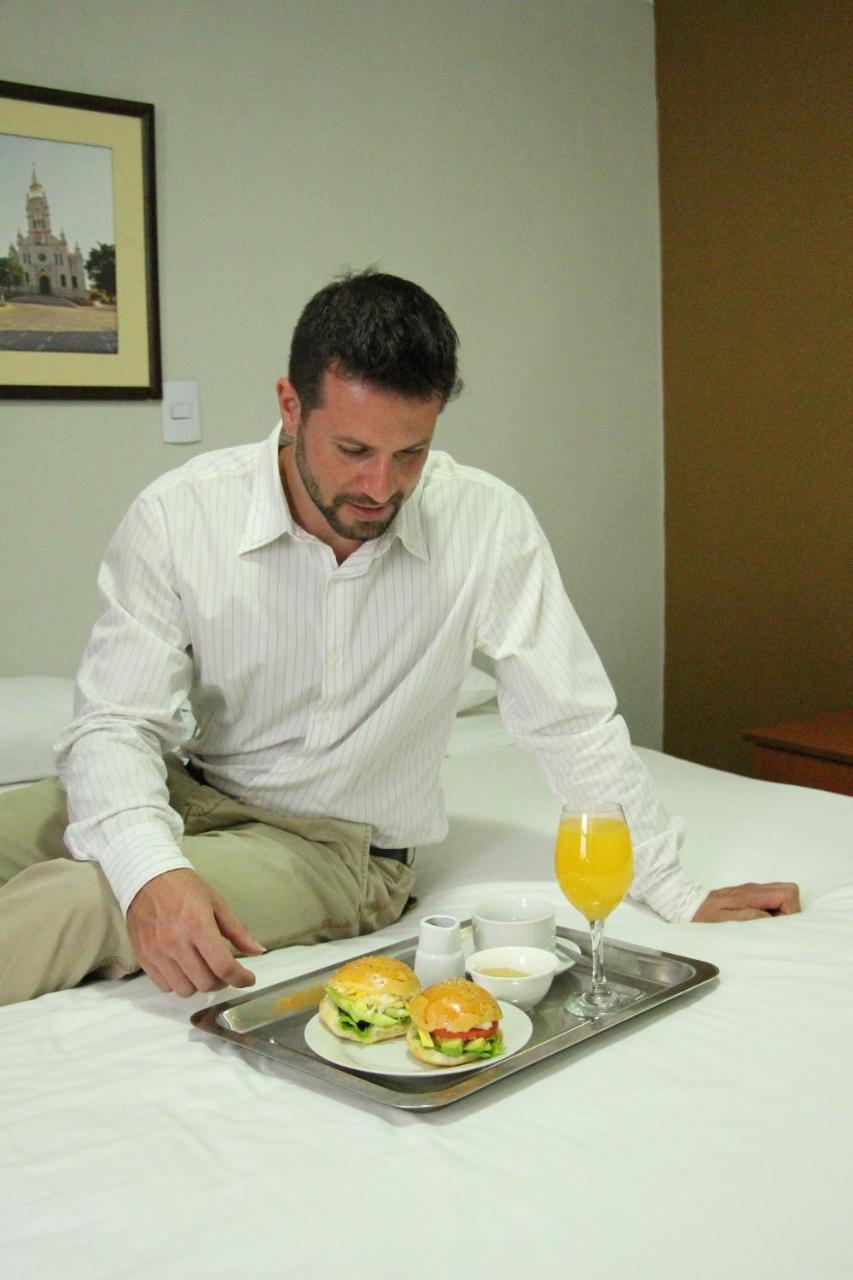Hotel Plaza Sullana 外观 照片